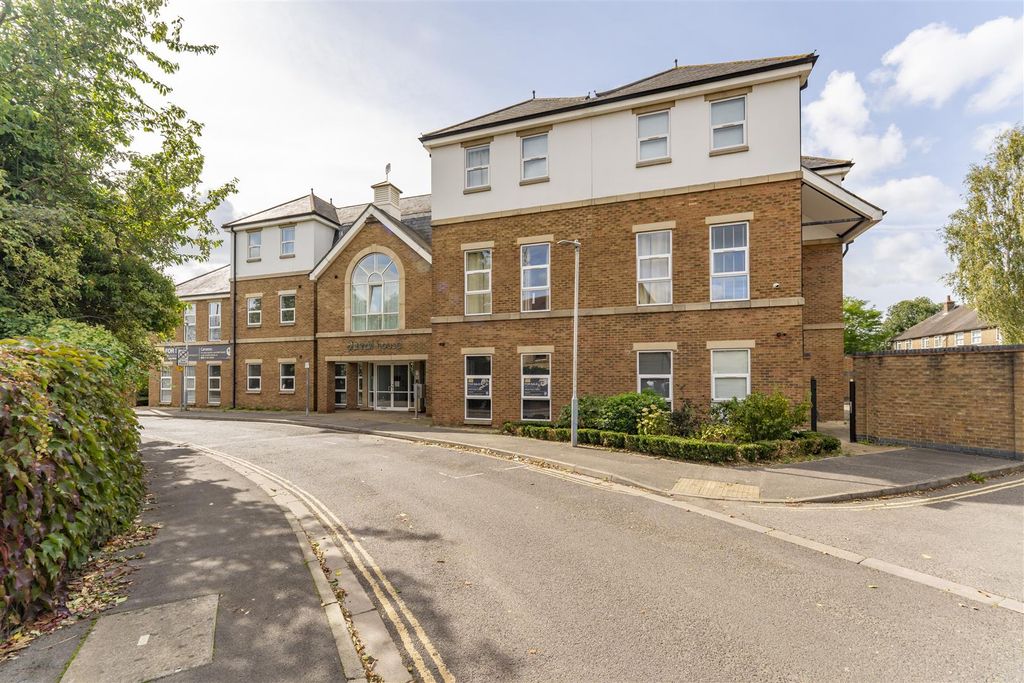 Property photo 2 of 17 Externals1.Jpg