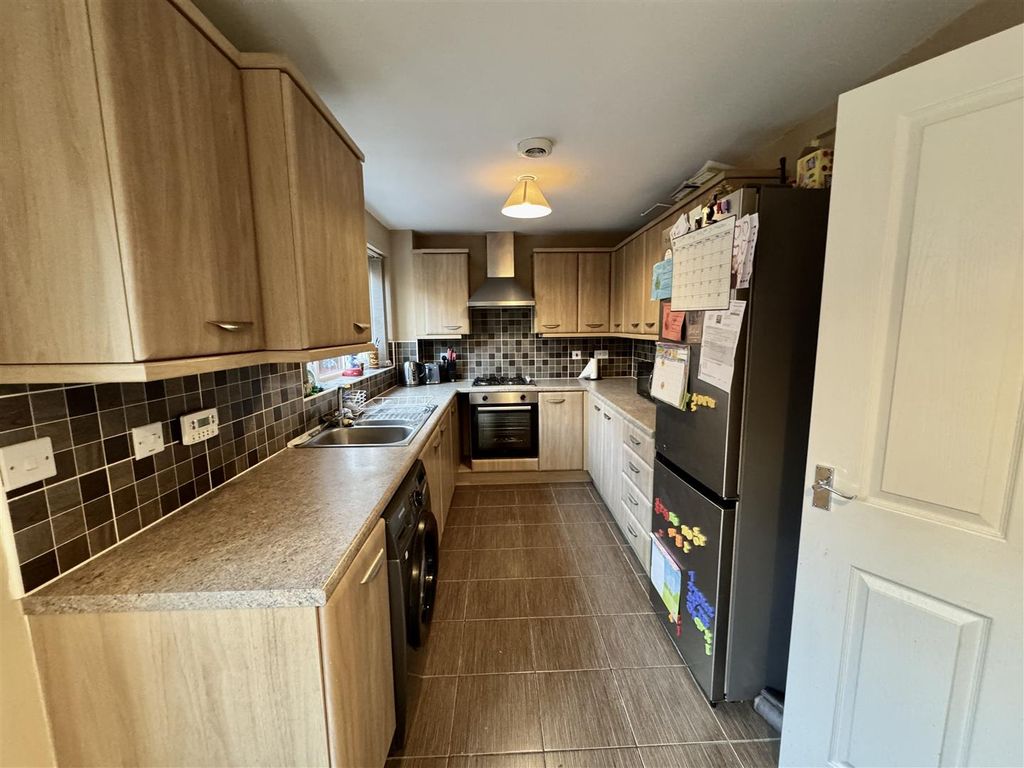 Property photo 3 of 14 Kitchen/Diner