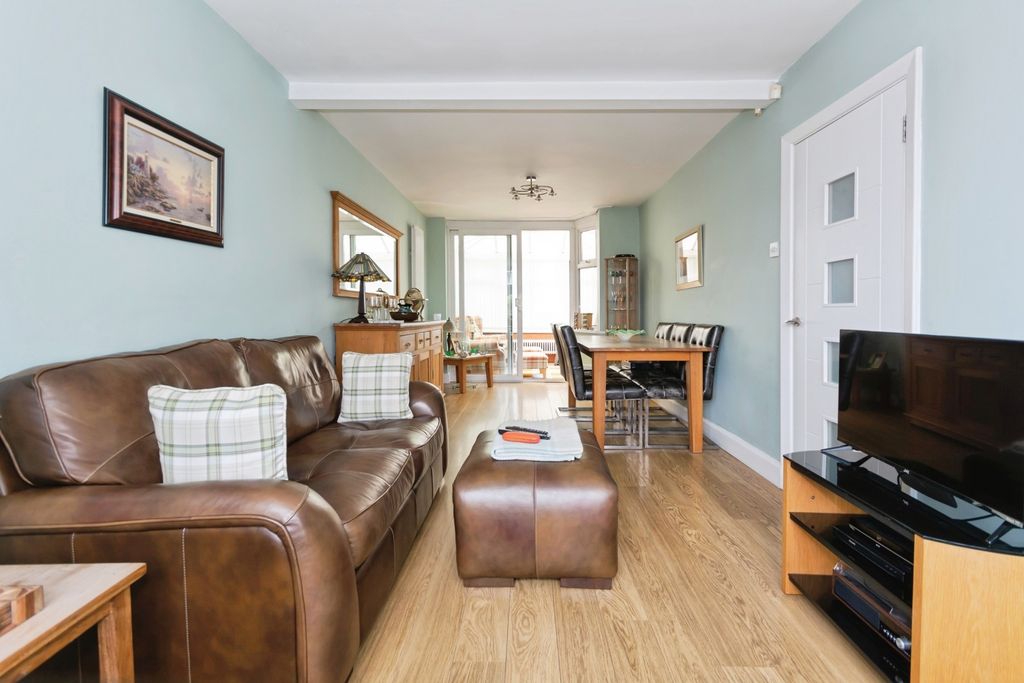 Property photo 2 of 17 Photo