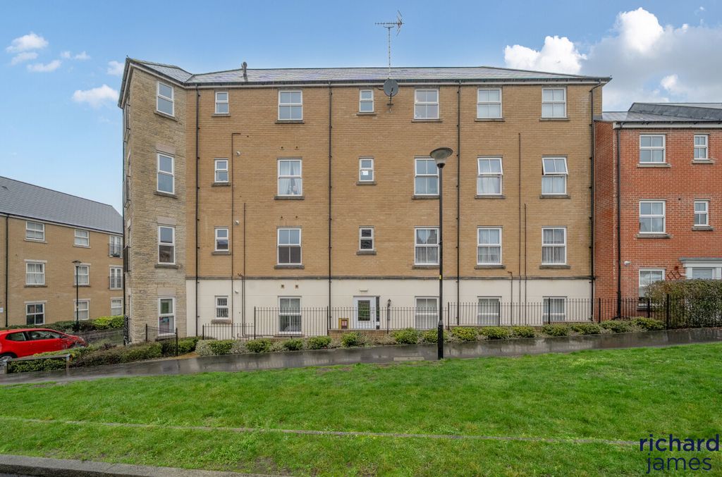 Property photo 1 of 12 3698F9B4385240F5B44B0E2656c8B778