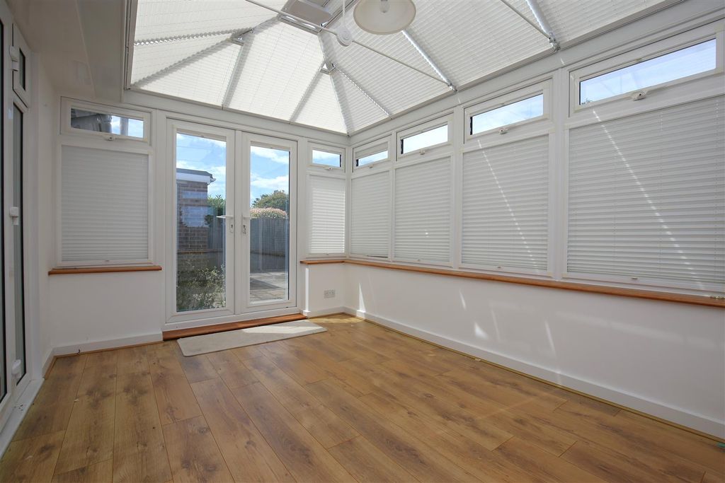 Property photo 3 of 14 Conservatory