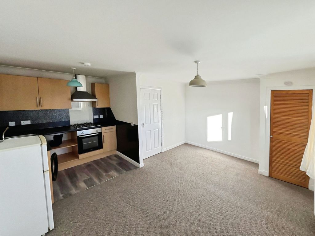 Property photo 2 of 5 4c79242d-Lounge