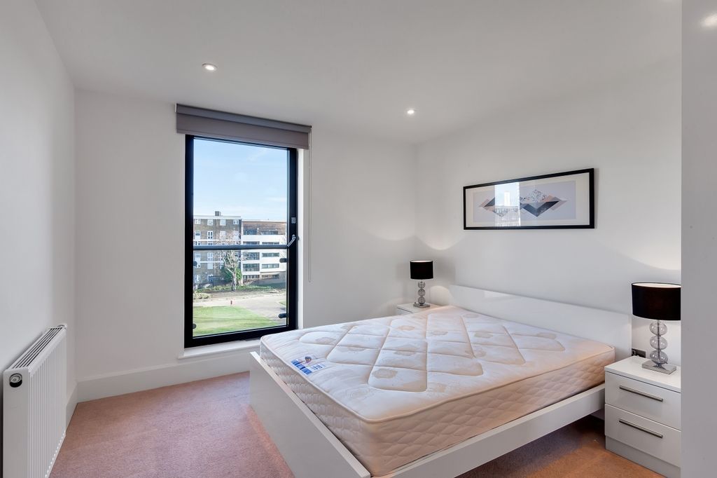 Property photo 2 of 7 Bedroom - Euler Cour