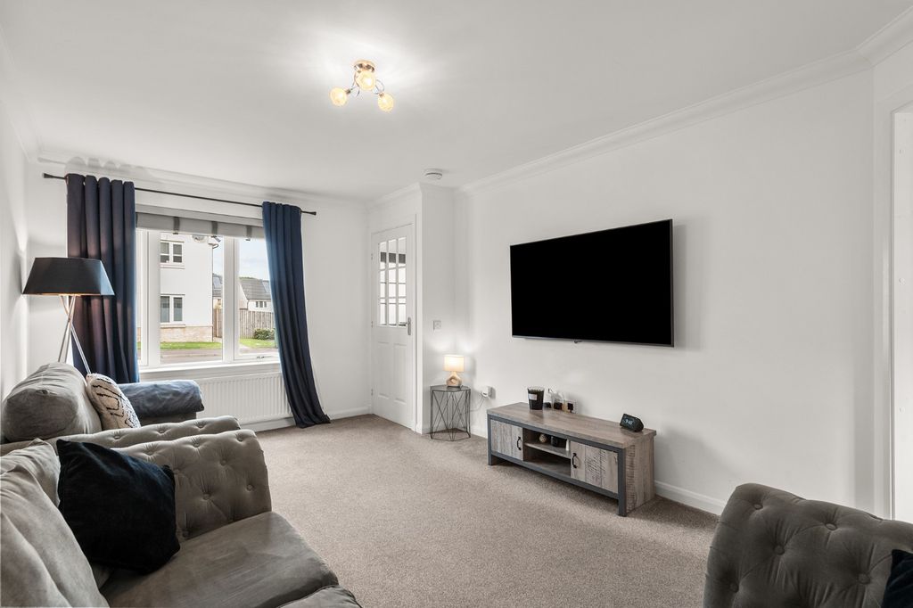 Property photo 2 of 26 5108593