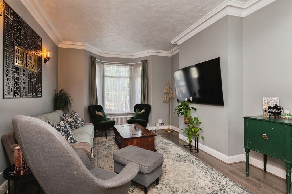 Property photo 2 of 17 Photo