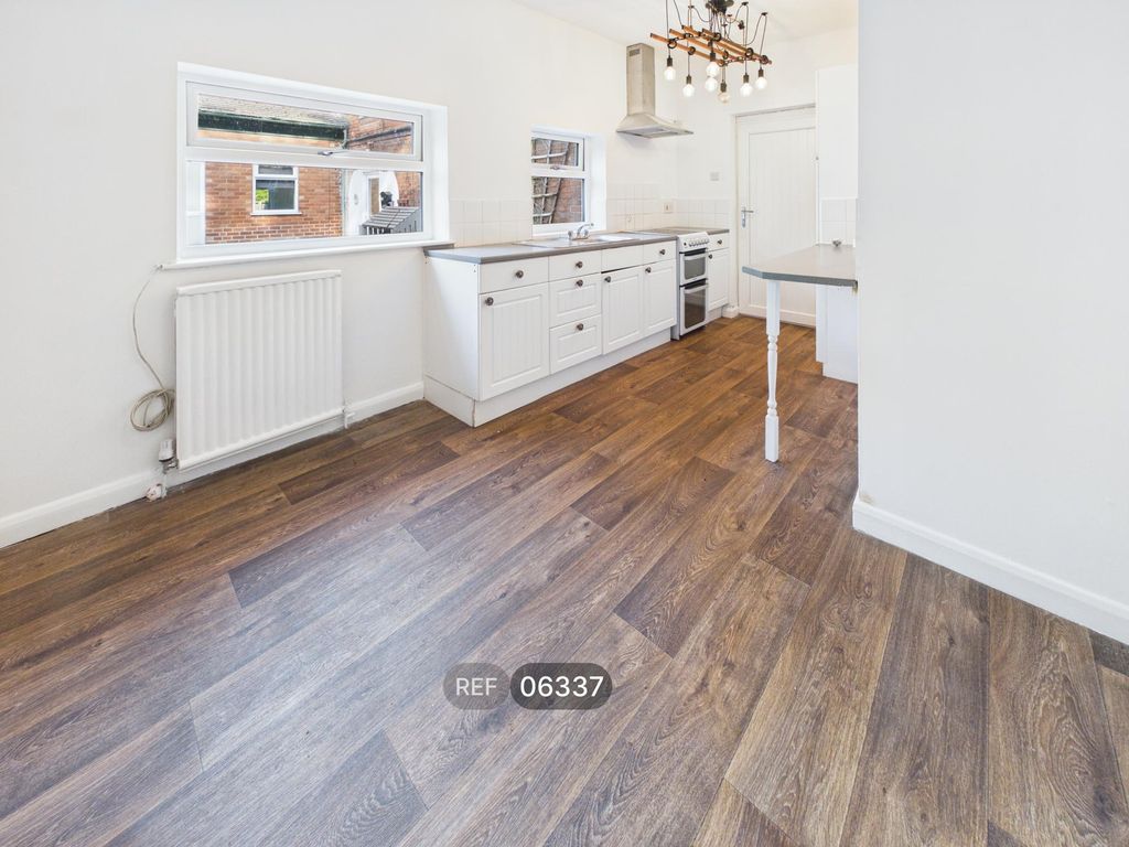 Property photo 2 of 19 Kitchen