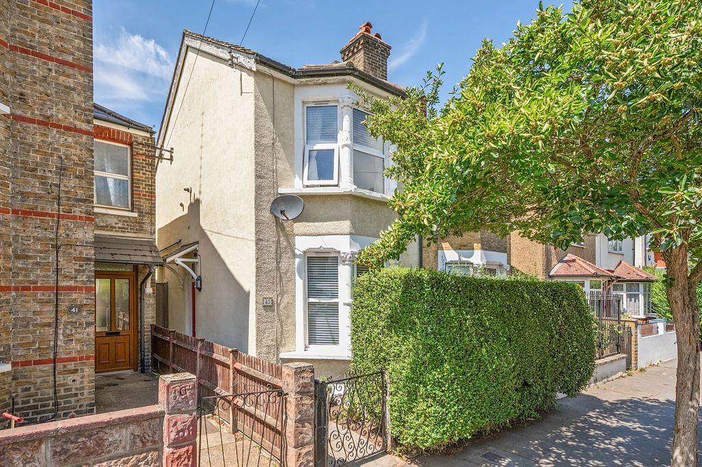 Property photo 2 of 17