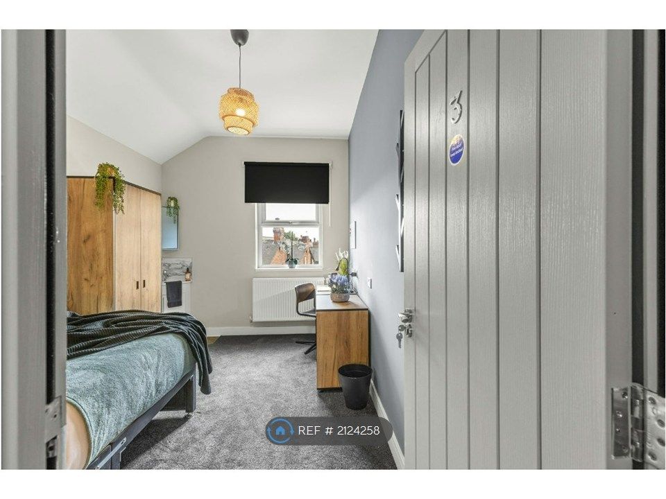 Property photo 2 of 14 Room 3