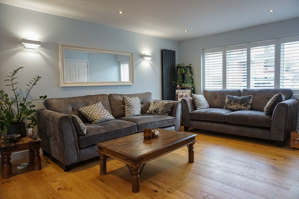 Property photo 1 of 26 Lounge