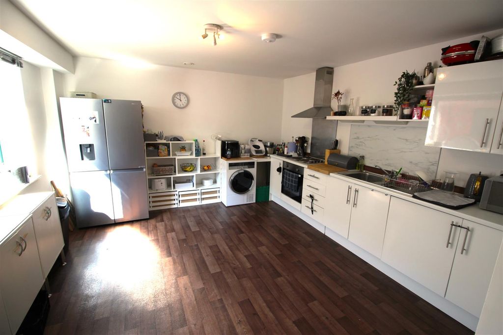 Property photo 3 of 8 Img_3672.Jpg