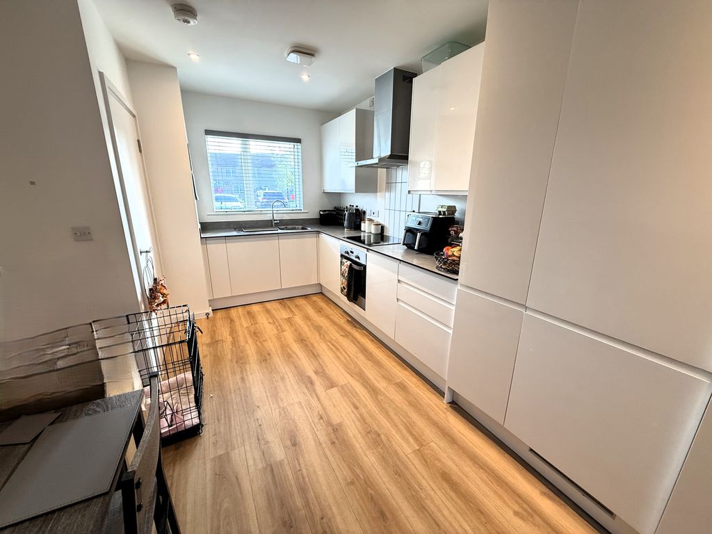 Property photo 2 of 8 Img5230