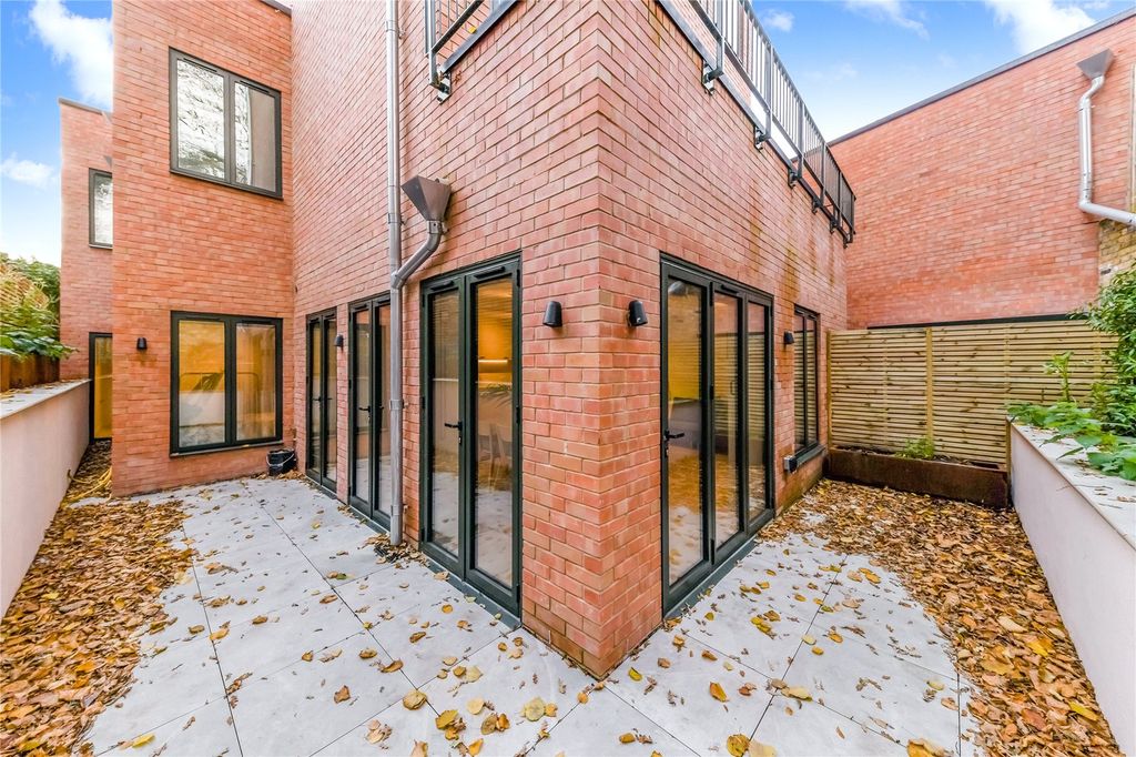 Property photo 2 of 13 Picture No. 08