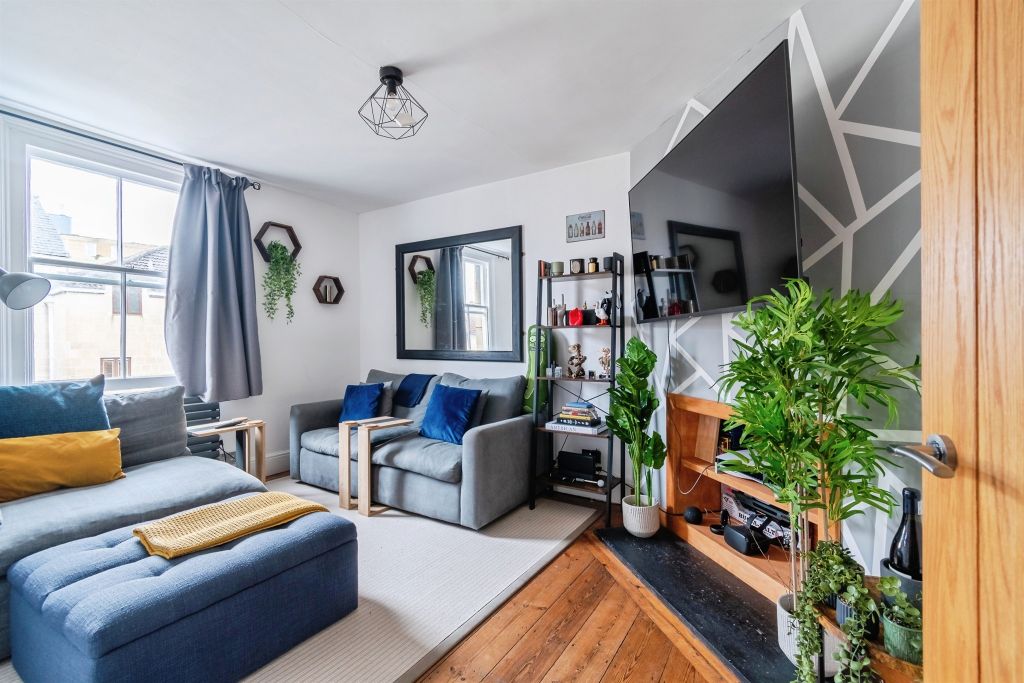 Property photo 2 of 11