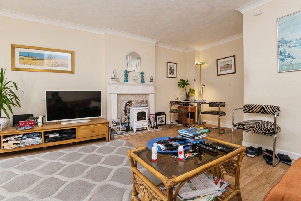 Property photo 2 of 17 Photo
