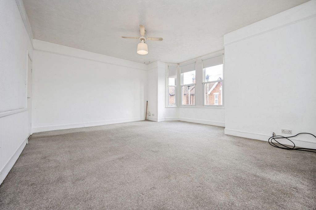 Property photo 3 of 17 Photo