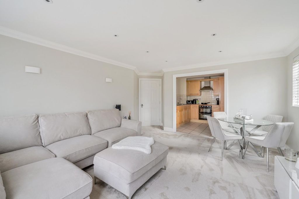 Property photo 3 of 15 Ashdown Place