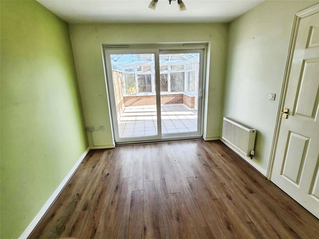 Property photo 3 of 15 Dining Area