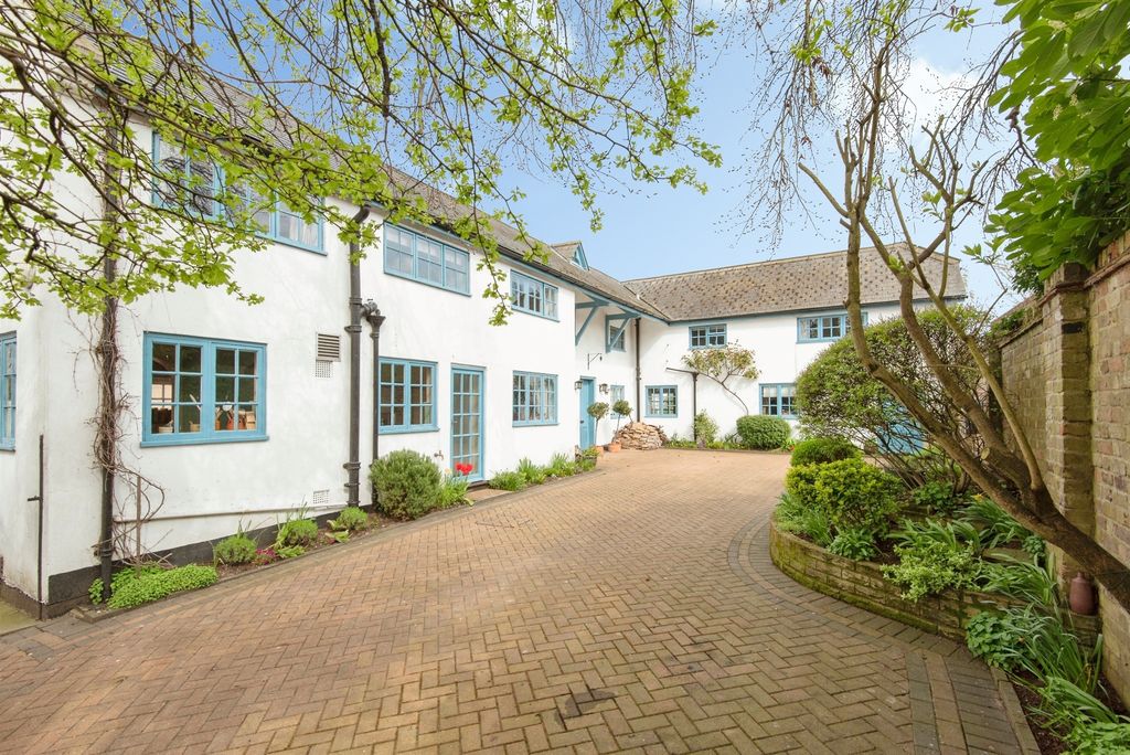 Property photo 1 of 23