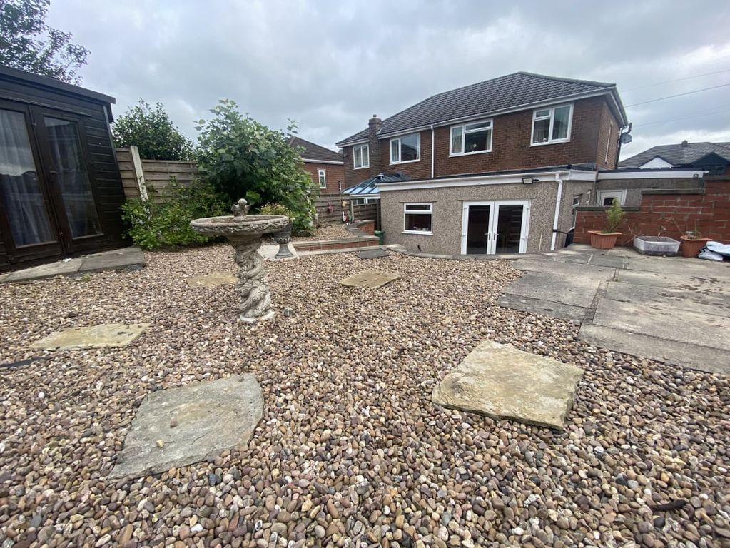 Property photo 2 of 28