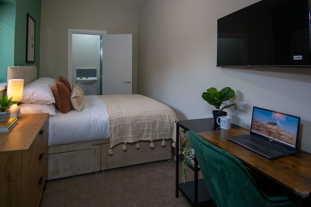 Property photo 1 of 21