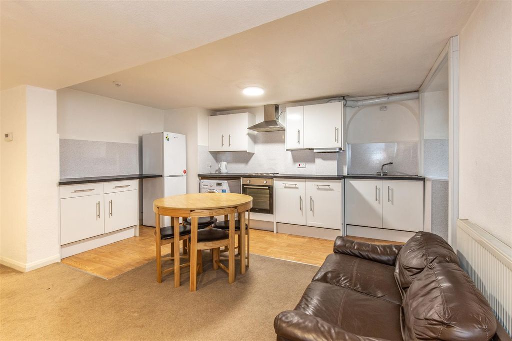 Property photo 3 of 15 Living Room &amp; Kitchen