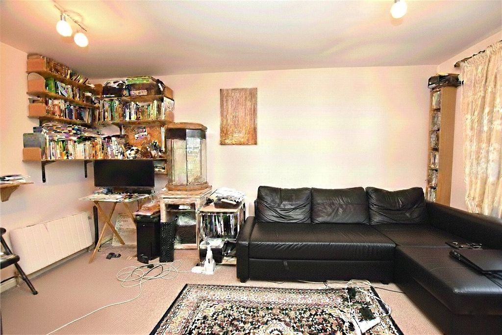 Property photo 3 of 9 Picture No. 22