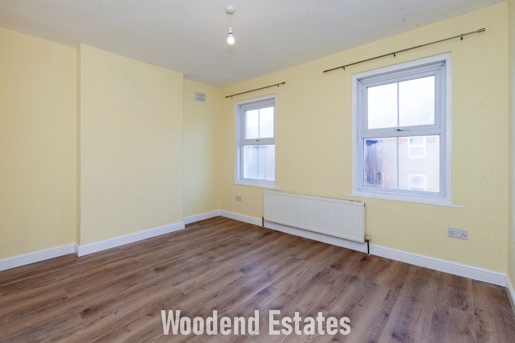 Property photo 3 of 24