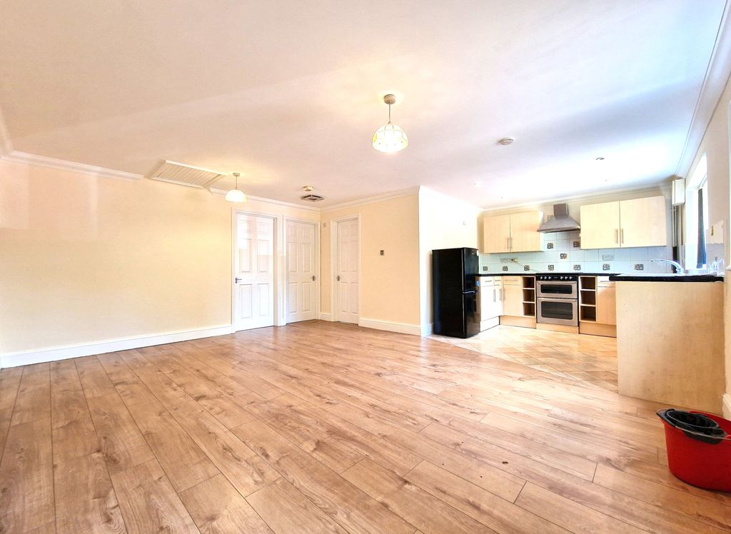 Property photo 3 of 17 Gallery