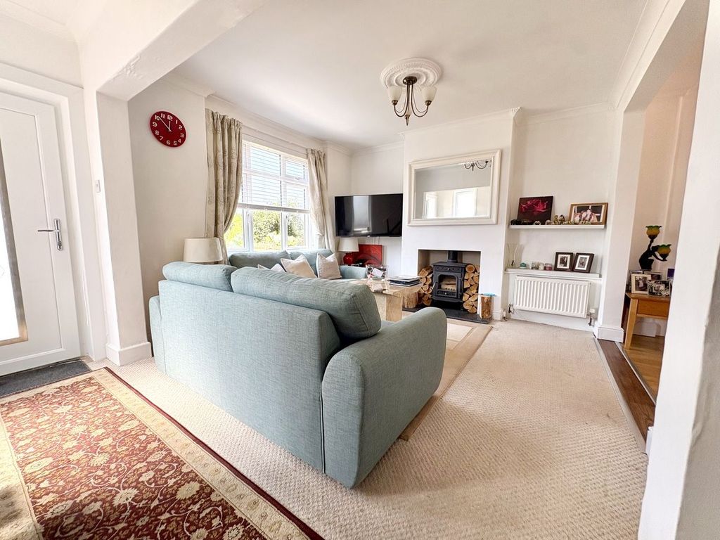 Property photo 3 of 34