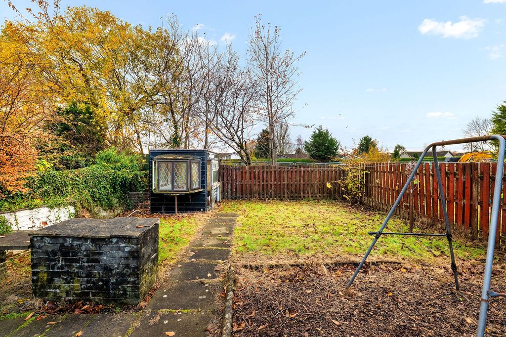 Property photo 2 of 46 Rear Garden