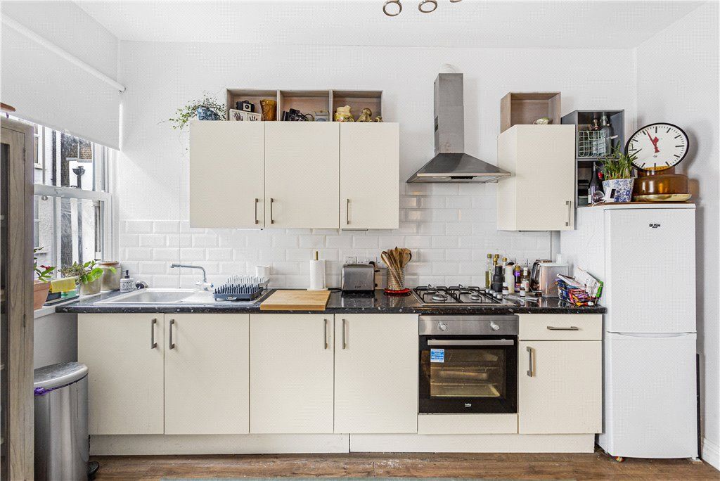 Property photo 3 of 8 Kitchen