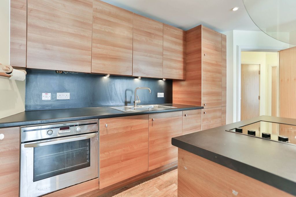 Property photo 2 of 9 Photo 5