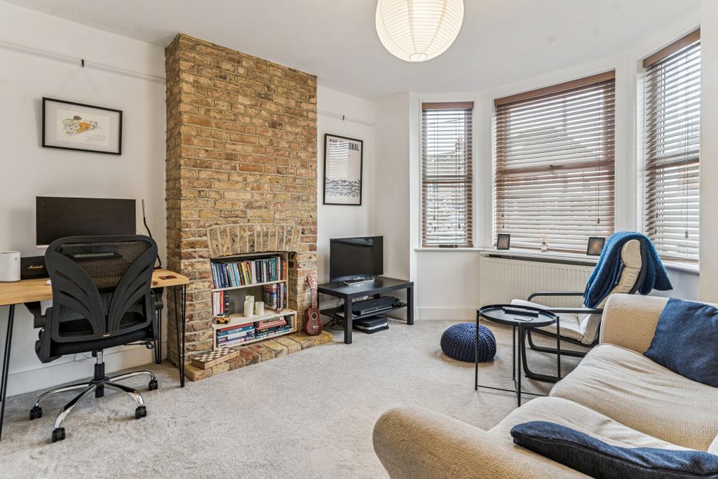 Property photo 2 of 18 Photo 8