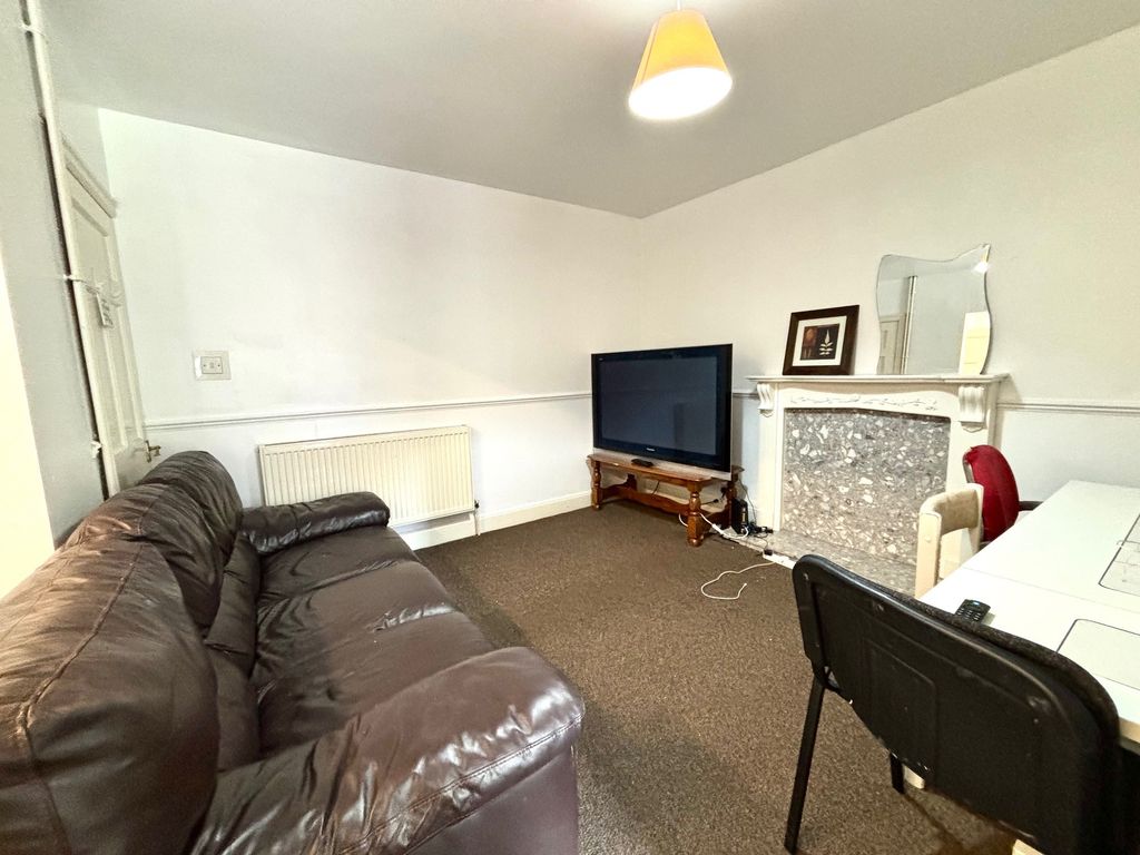 Property photo 3 of 6