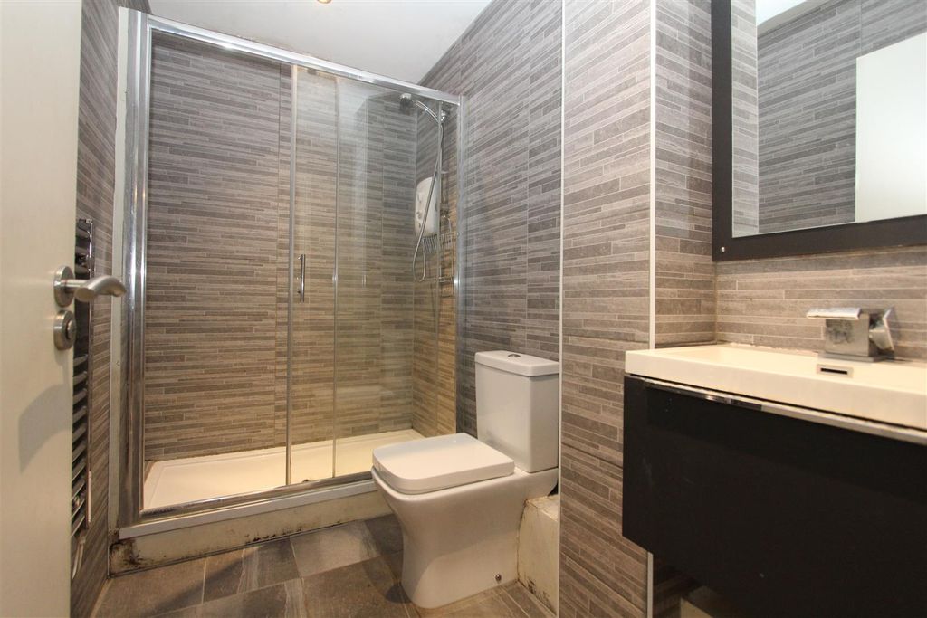 Property photo 2 of 5 Bath.Jpg