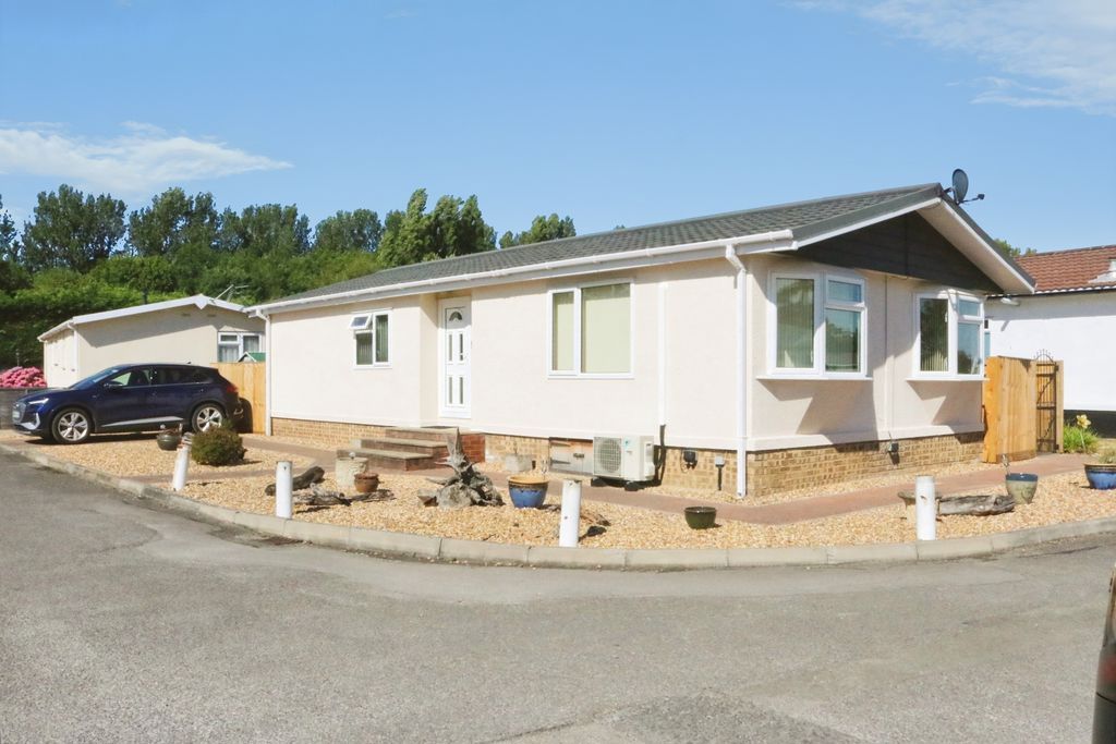 Property photo 1 of 19 Photo 14