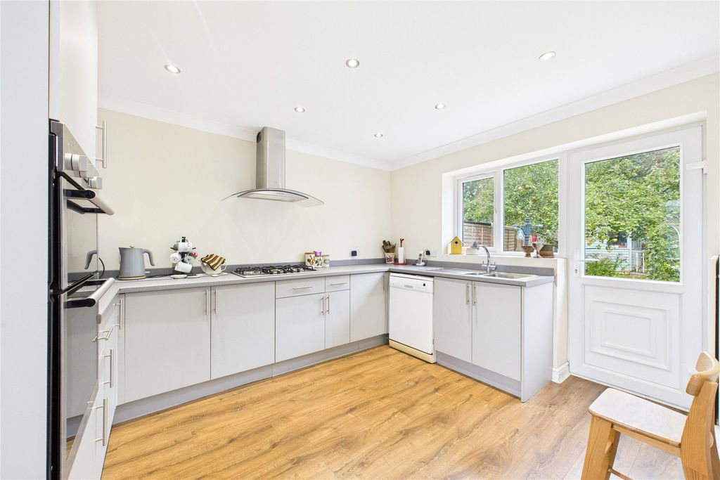 Property photo 2 of 11 Picture No. 02