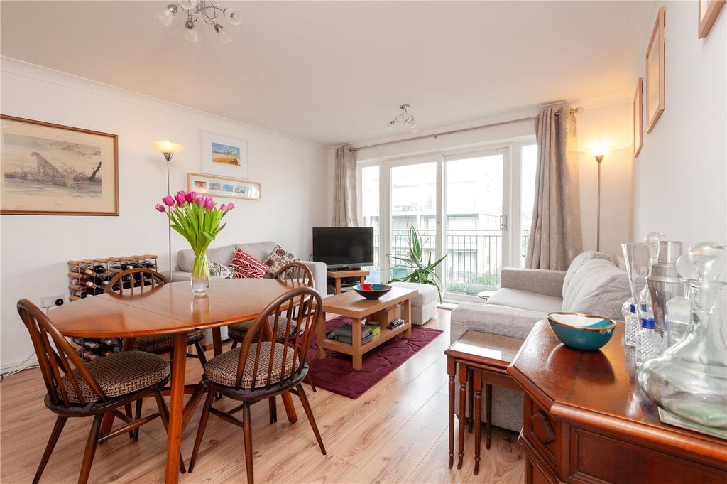 Property photo 2 of 16 Picture No. 14