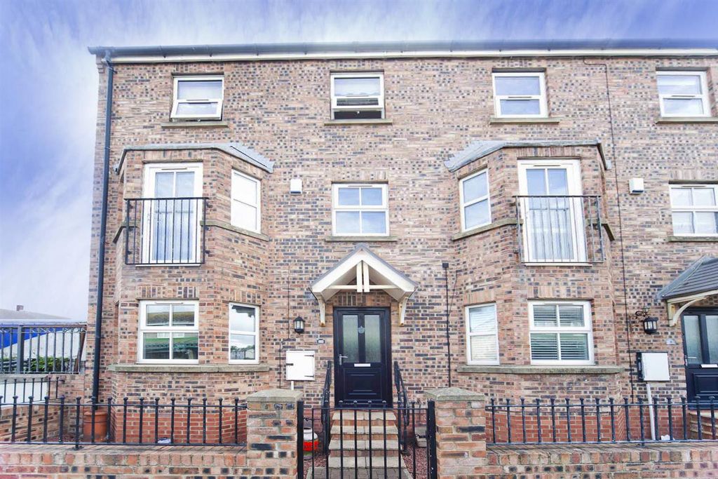 Property photo 1 of 29