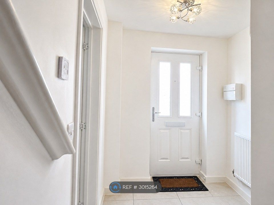 Property photo 2 of 32