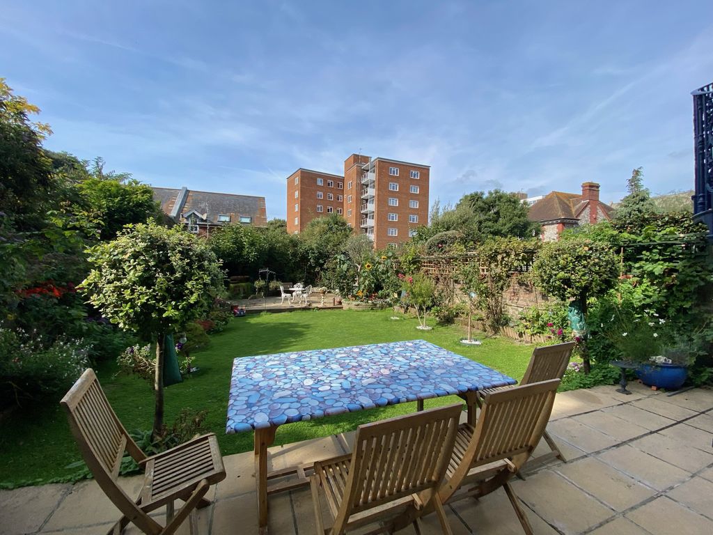 Property photo 2 of 7