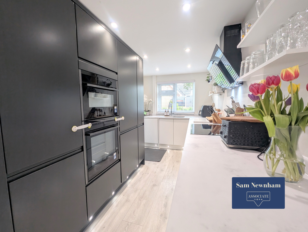 Property photo 1 of 12 Kitchen
