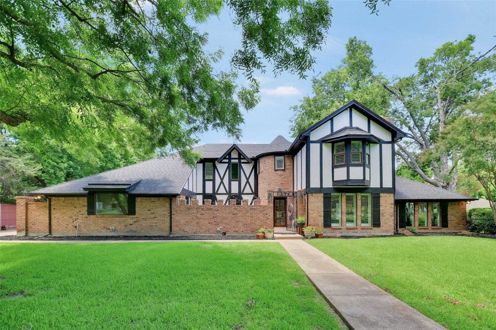 Property photo 1 of 31
