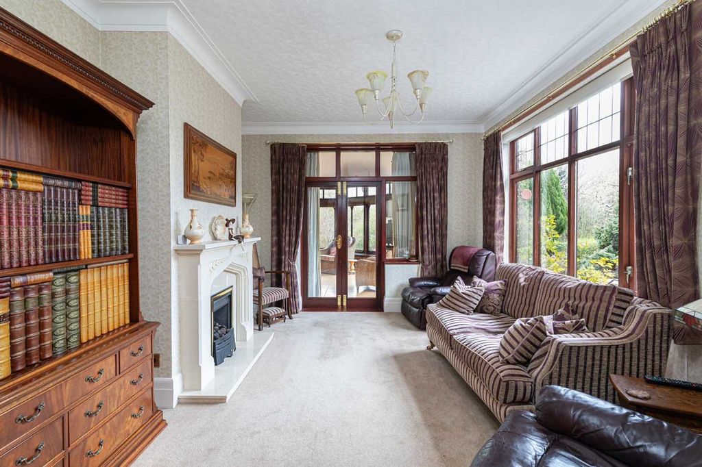 Property photo 2 of 21