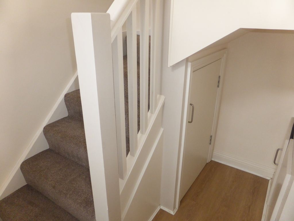 Property photo 2 of 13 Entrance Hall