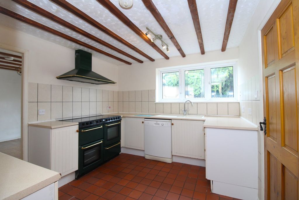 Property photo 2 of 17 Kitchen
