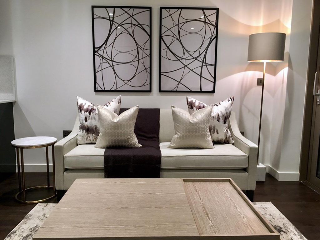 Property photo 2 of 11 Royal Mint Gardens 6.Jpg