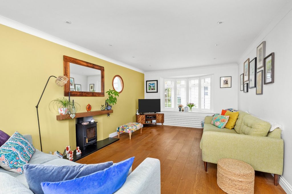 Property photo 2 of 21 3874375