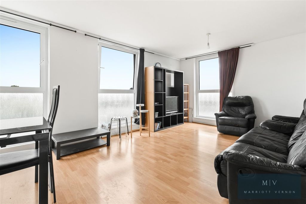 Property photo 2 of 11 Maybourne Grange 21 MV-3.Jpg