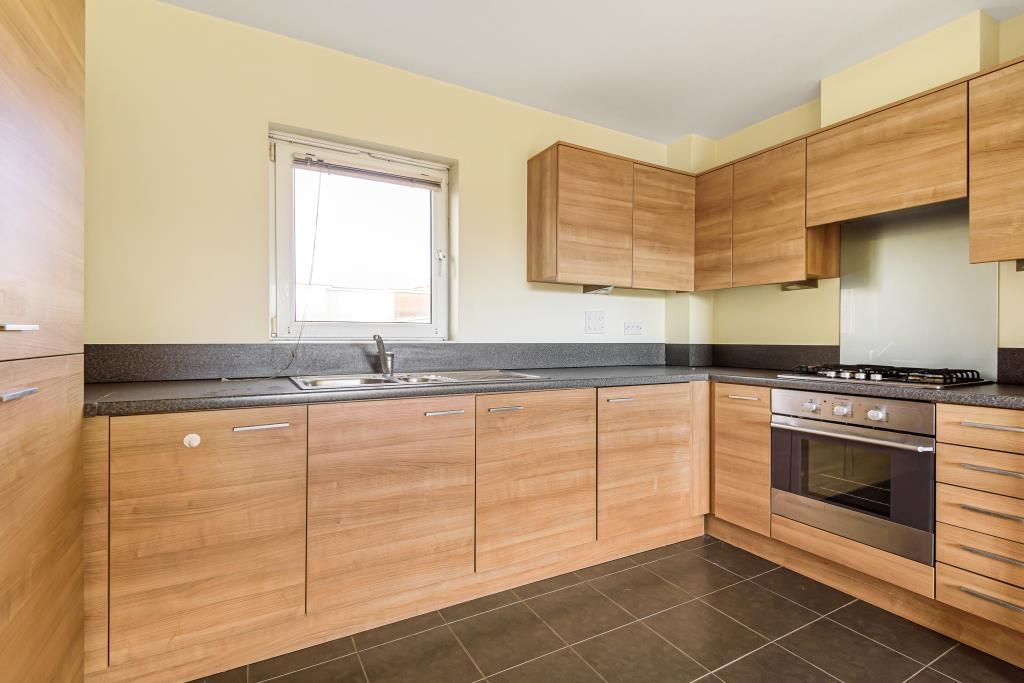 Property photo 3 of 10 Kitchen